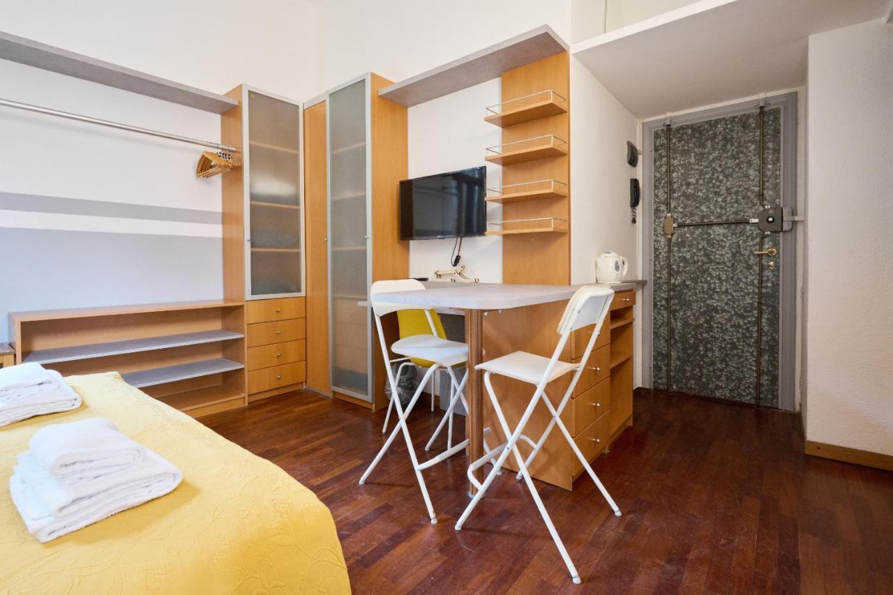 Artist Nadia'S Apartment In Porta Vercellina ميلان المظهر الخارجي الصورة