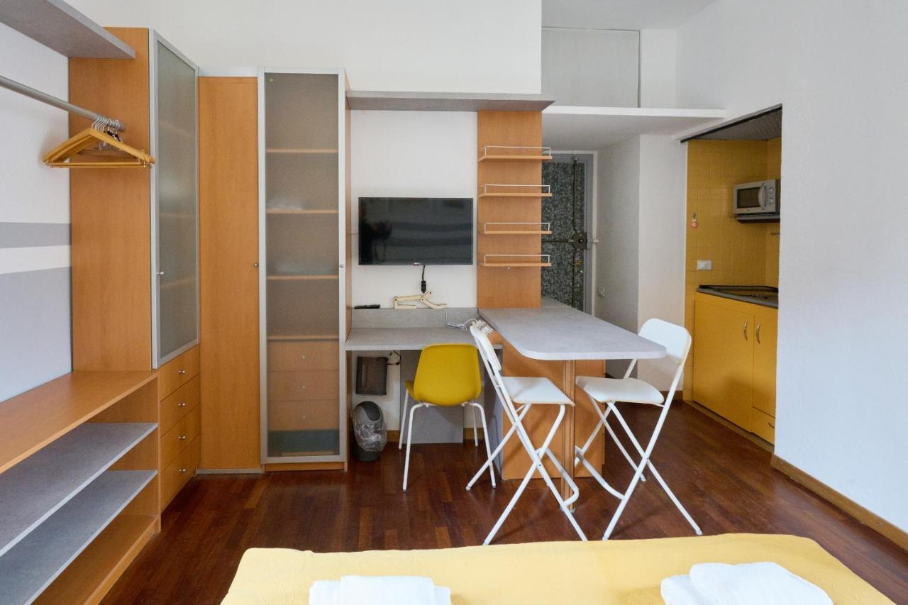 Artist Nadia'S Apartment In Porta Vercellina ميلان المظهر الخارجي الصورة
